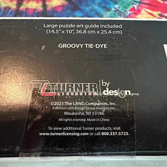 Turner Licensing 1000PC Puzzle Groovy Tie-Dye NEW - Picture 4 of 4